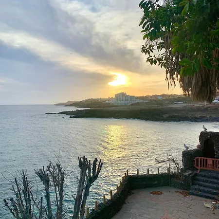 'your Home-los Abrigos-tenerife' شقة